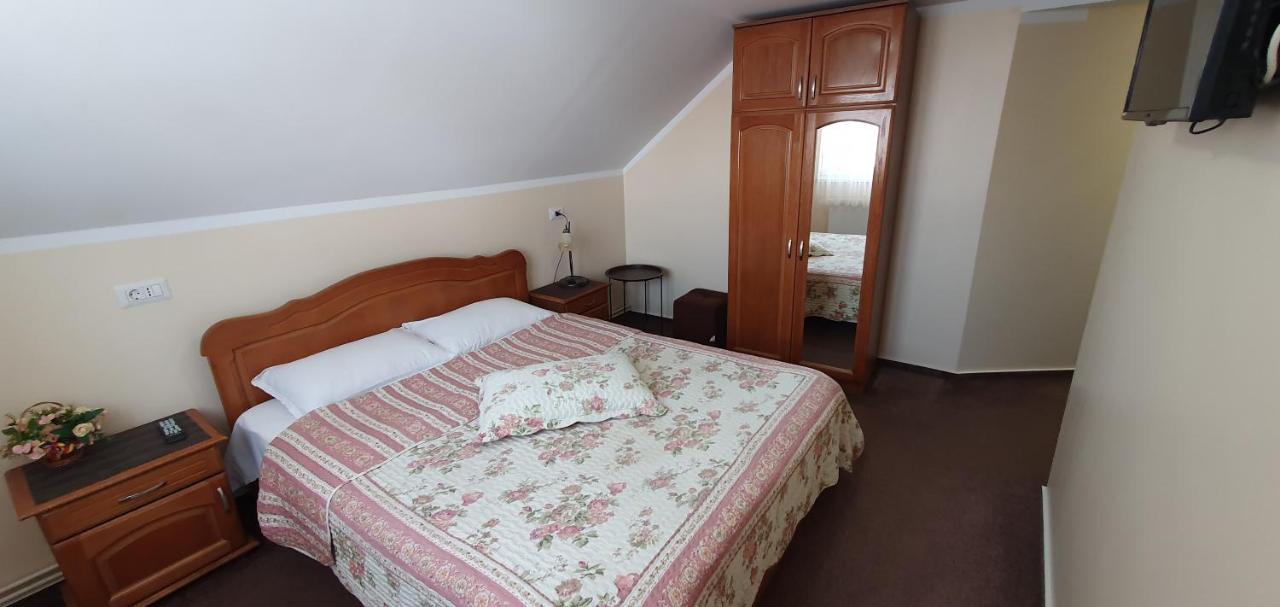 Casa De Vacanta Silvia Мэнэстиря-Гуморулуй Экстерьер фото