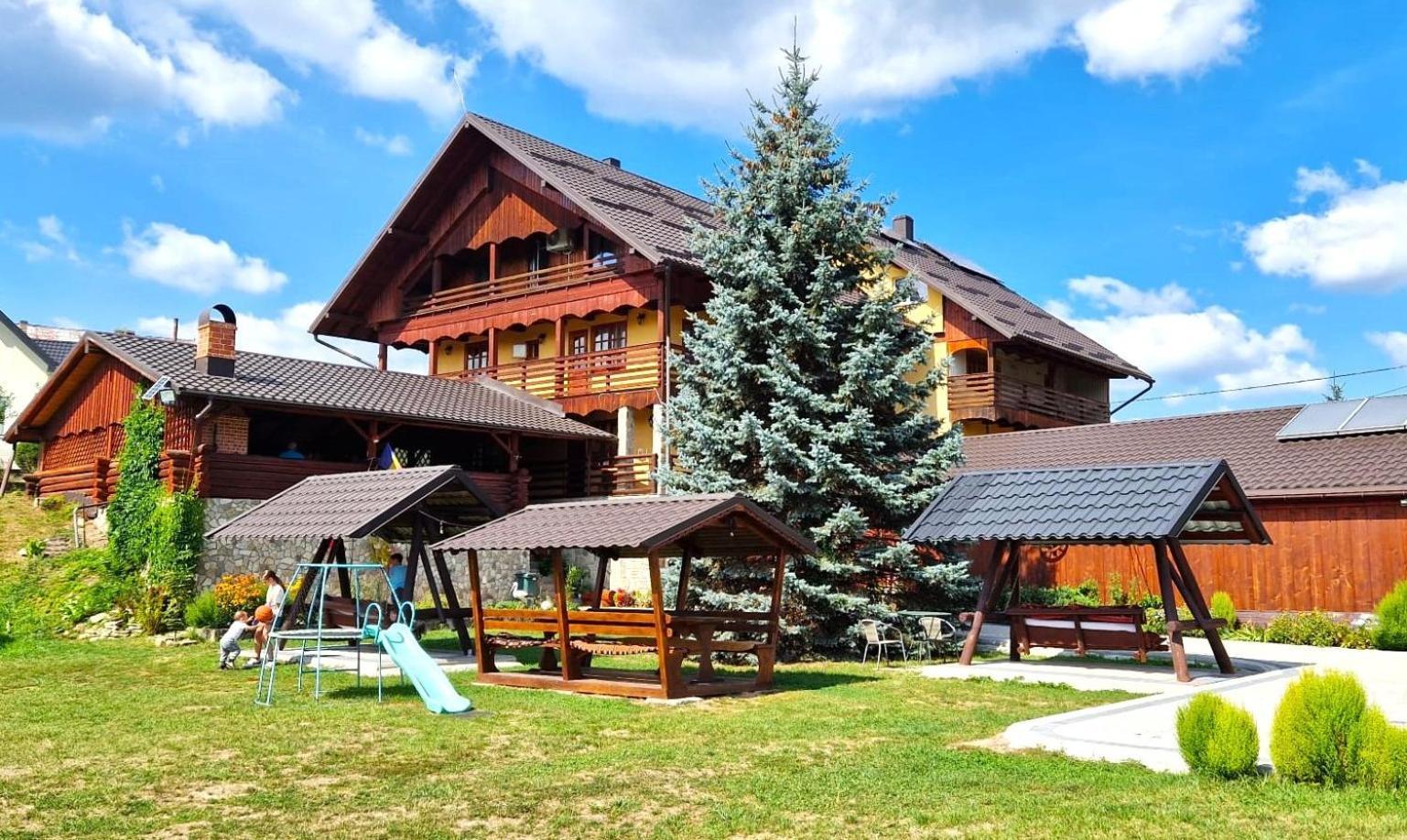 Casa De Vacanta Silvia Мэнэстиря-Гуморулуй Экстерьер фото